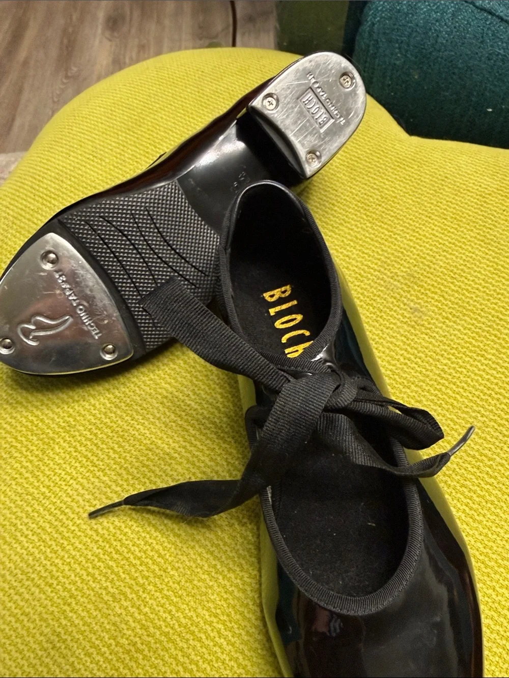 Bloch shiny black